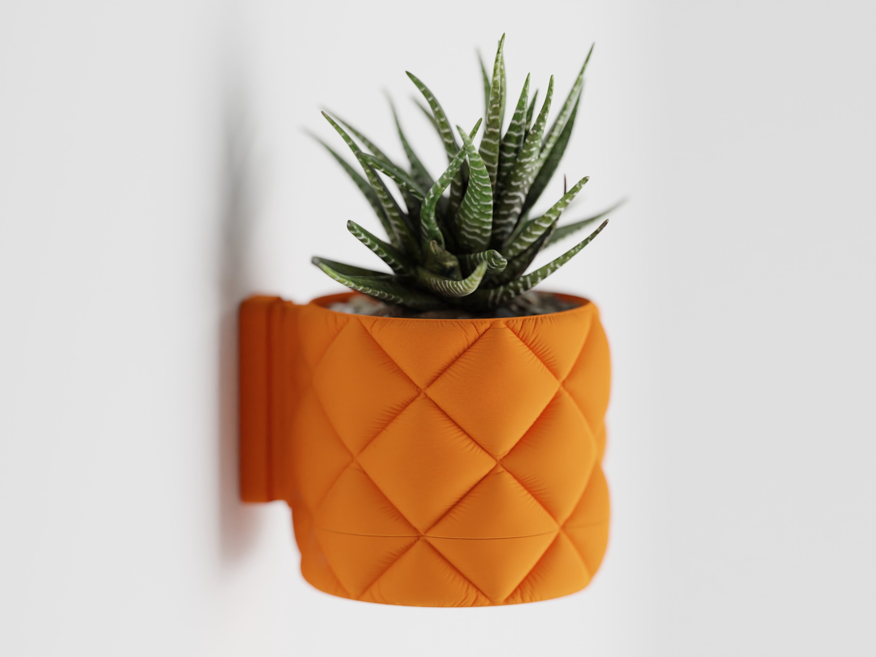 DIAMANTVÄGG Modern planter